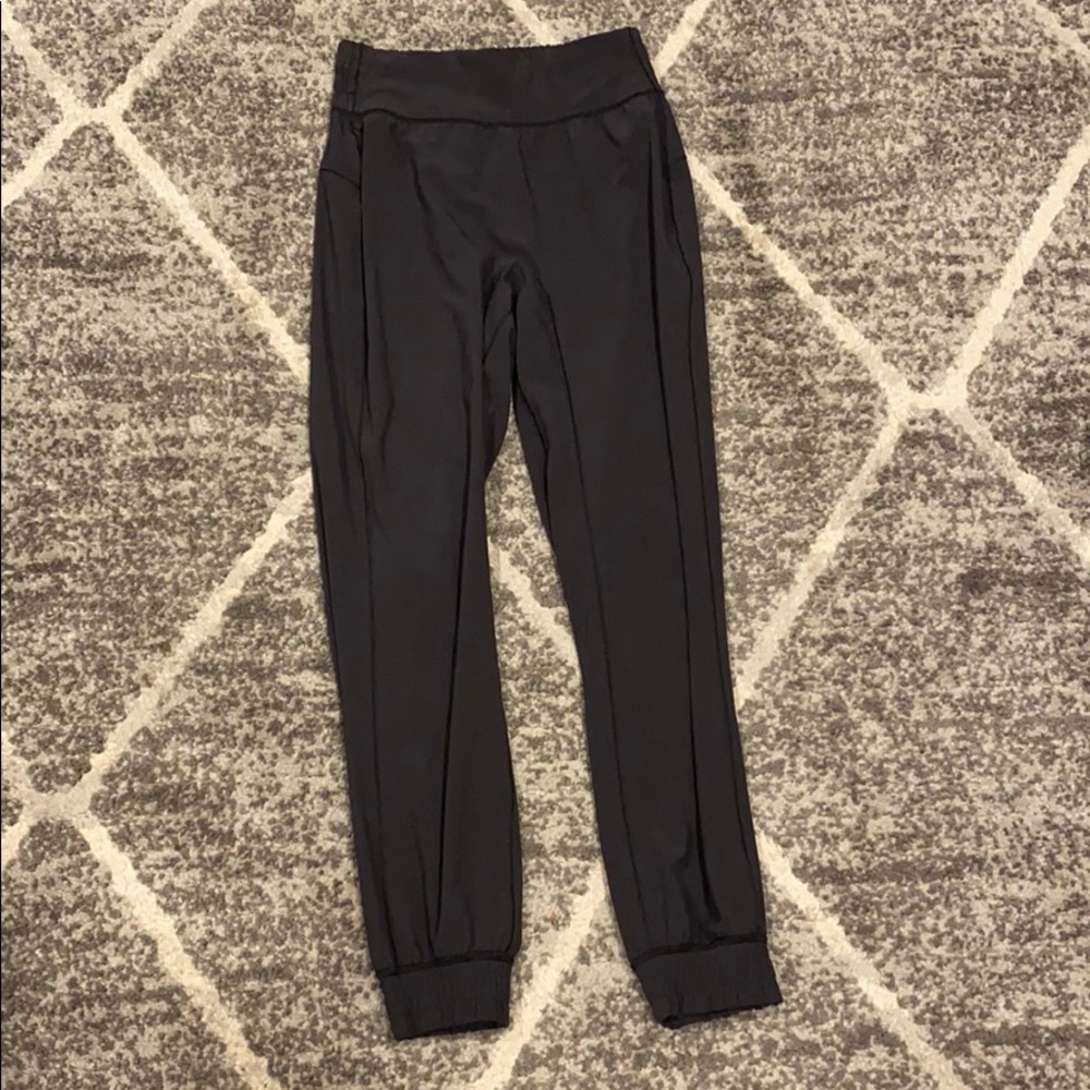BRAND NEW Sun Setter Jogger size 4